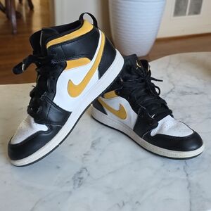 Nike Kids Black White Yellow High-Top Sneakers